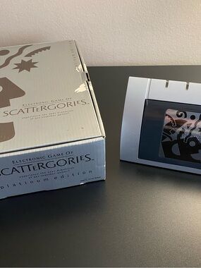 Hasbro Electronic Scattergories Platinum Game CIB
